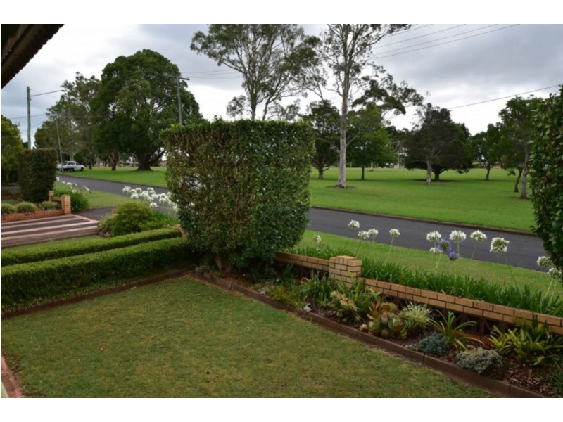 2 Diosma Street, Centenary Heights QLD 4350