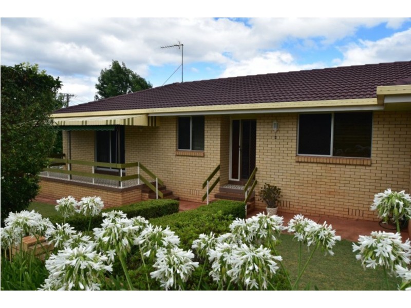 2 Diosma Street, Centenary Heights QLD 4350