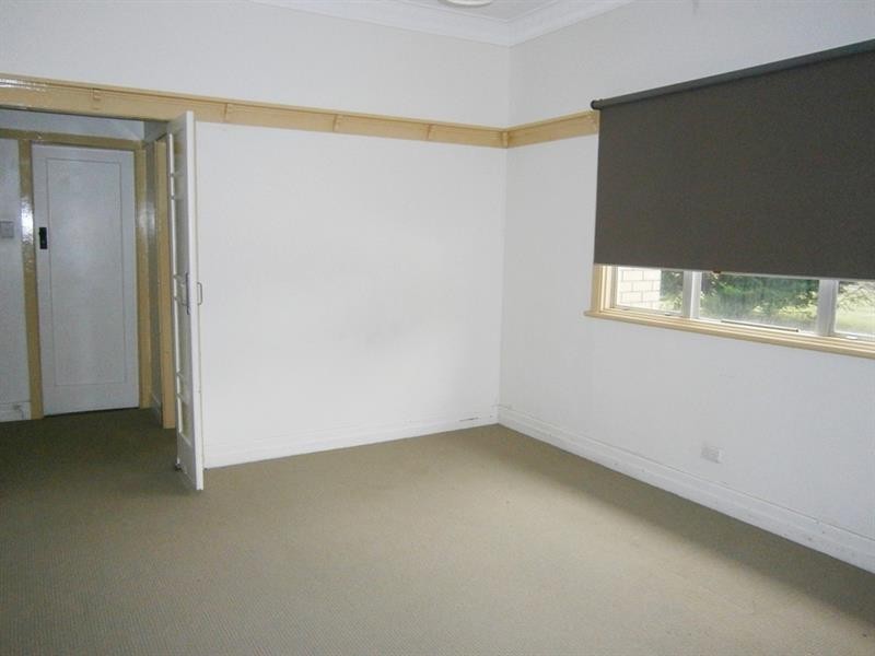40 Anzac Ave, Newtown QLD 4350