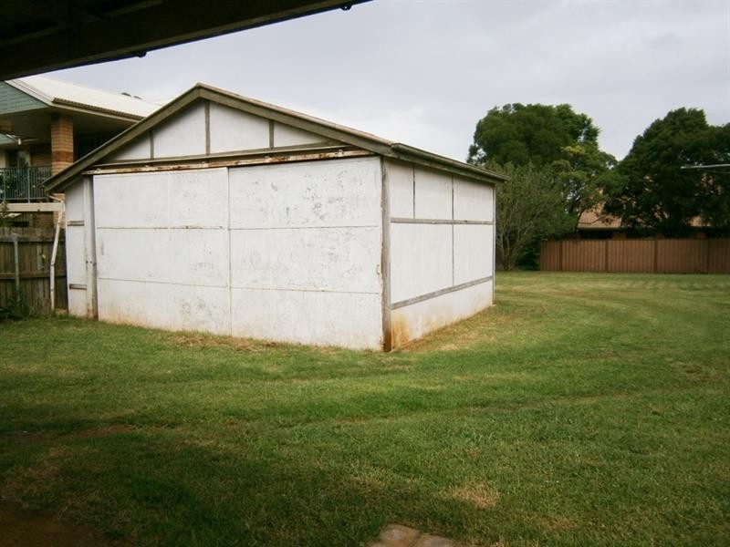 40 Anzac Ave, Newtown QLD 4350