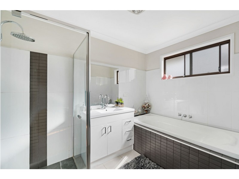 8 Mocatta Street, Goombungee QLD 4354