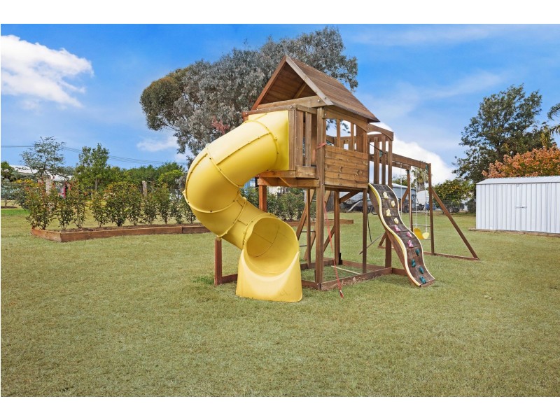 8 Mocatta Street, Goombungee QLD 4354