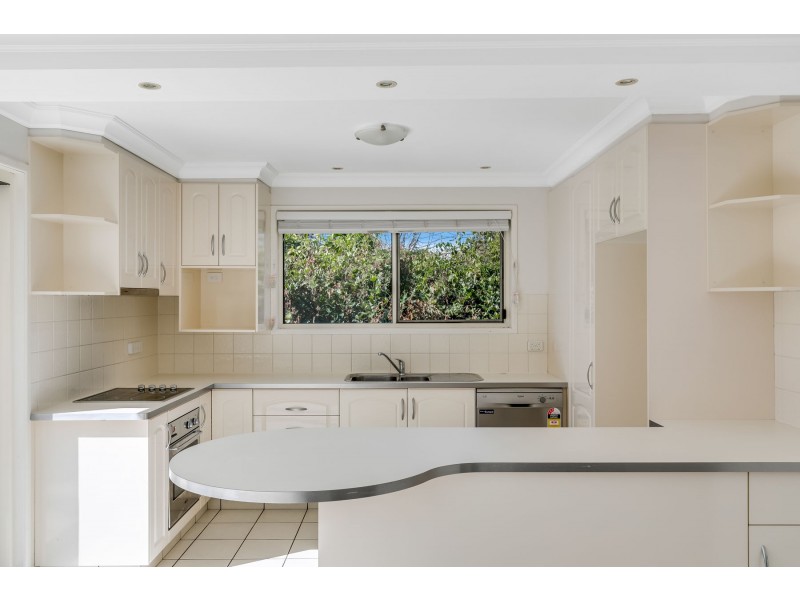 3 Barrymount Crescent, Mount Lofty QLD 4350