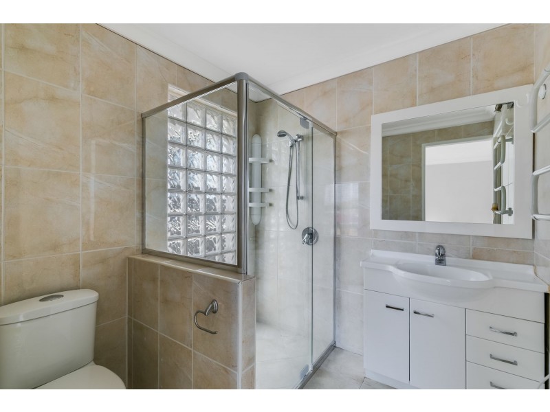 3 Barrymount Crescent, Mount Lofty QLD 4350