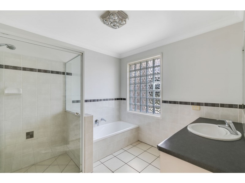 3 Barrymount Crescent, Mount Lofty QLD 4350