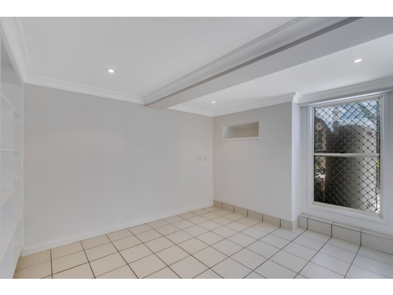 3 Barrymount Crescent, Mount Lofty QLD 4350