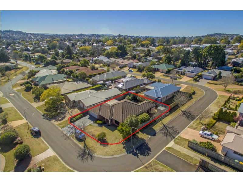 25 Ravenscourt Street, Centenary Heights QLD 4350