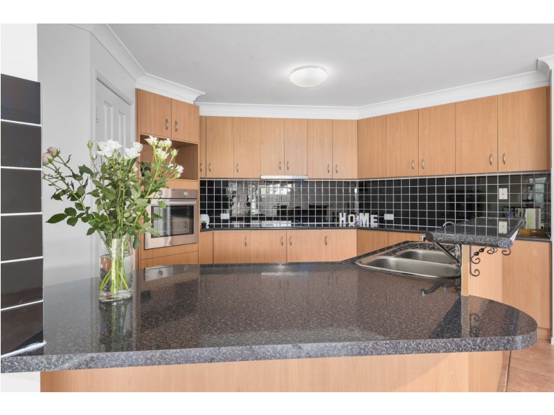25 Ravenscourt Street, Centenary Heights QLD 4350