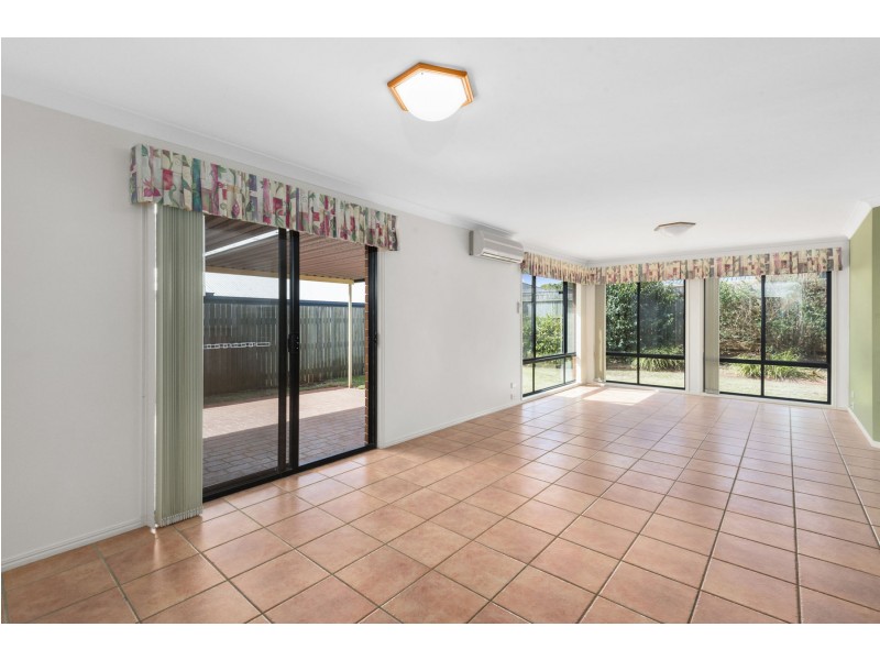 25 Ravenscourt Street, Centenary Heights QLD 4350