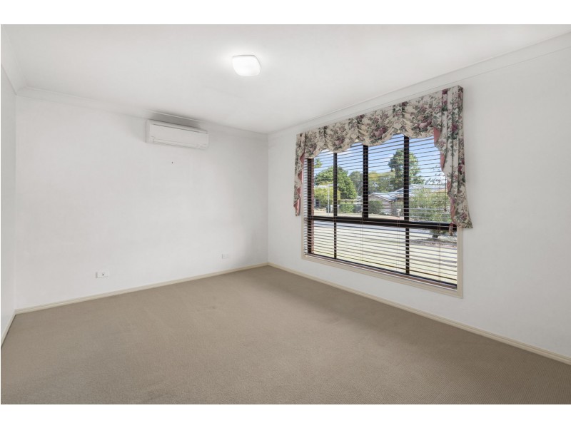 25 Ravenscourt Street, Centenary Heights QLD 4350