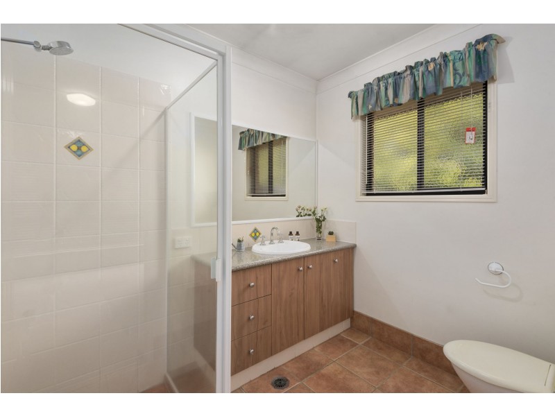 25 Ravenscourt Street, Centenary Heights QLD 4350