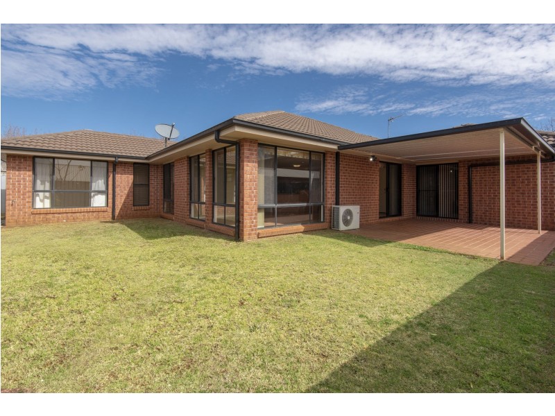 25 Ravenscourt Street, Centenary Heights QLD 4350