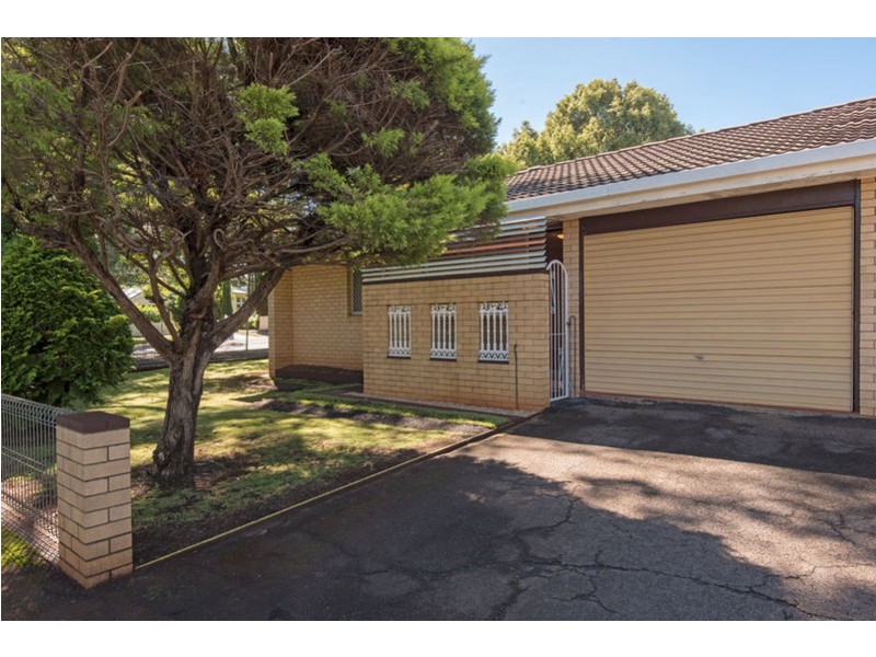 1/64 Campbell Street, East Toowoomba QLD 4350