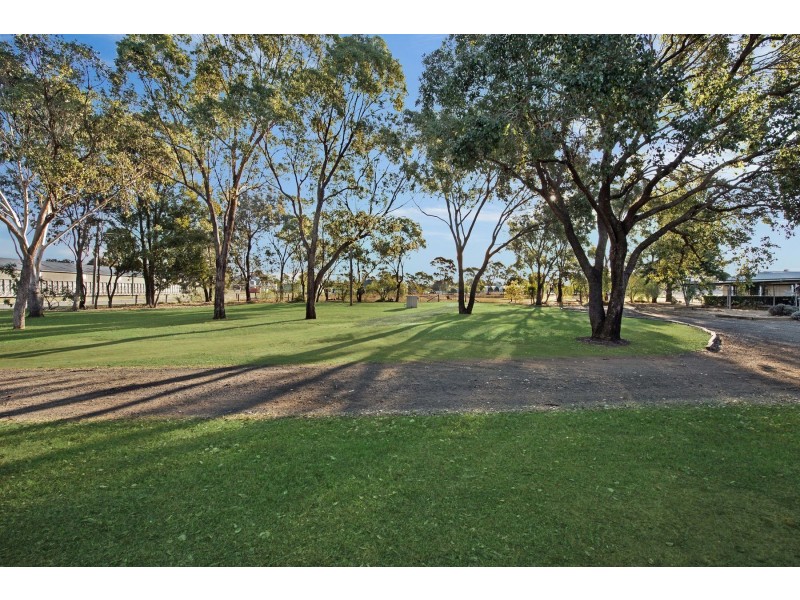 8-14 Fitzpatrick Street, Oakey QLD 4401