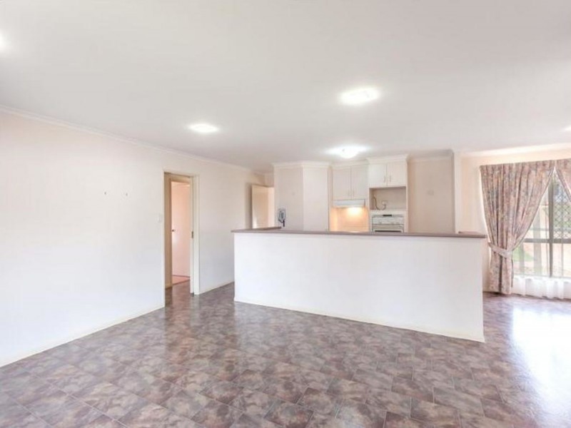 7 Daisy Court, Middle Ridge QLD 4350