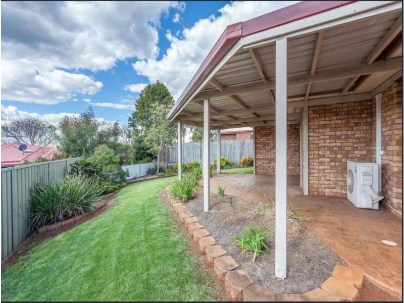 7 Daisy Court, Middle Ridge QLD 4350