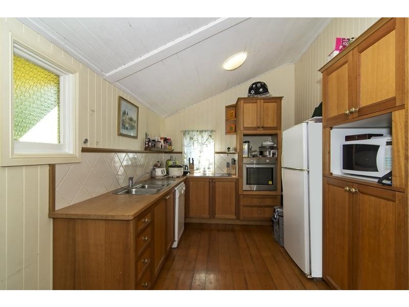 1 Victor  St, East Toowoomba QLD 4350
