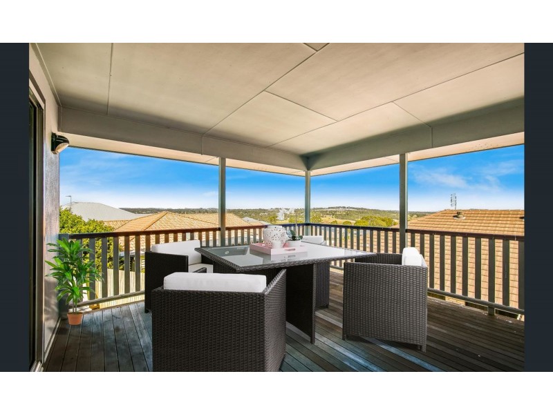 1 Dodson Crescent, Mount Kynoch QLD 4350