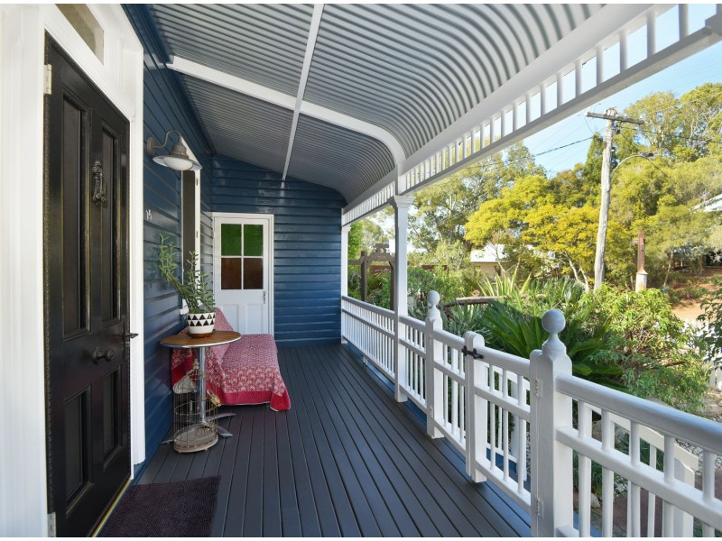 15 Christmas Street, North Toowoomba QLD 4350