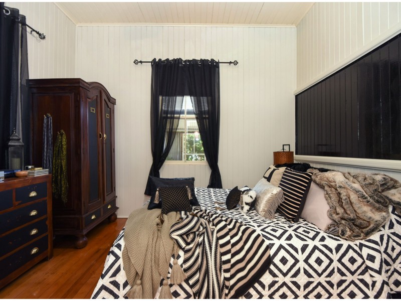 15 Christmas Street, North Toowoomba QLD 4350