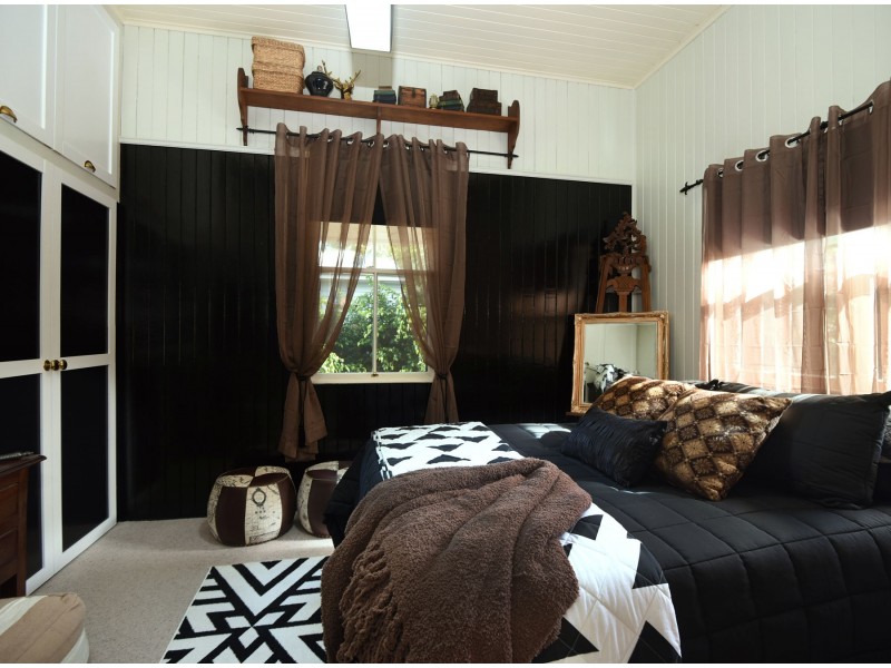 15 Christmas Street, North Toowoomba QLD 4350