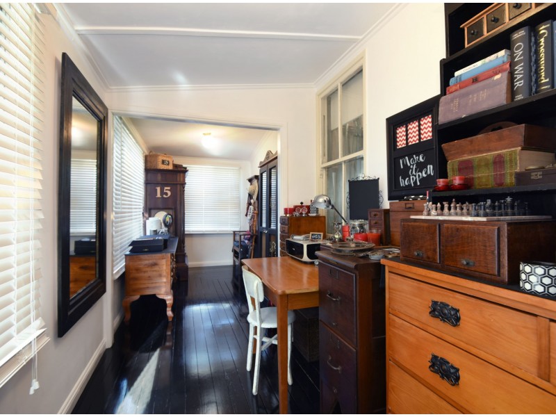 15 Christmas Street, North Toowoomba QLD 4350