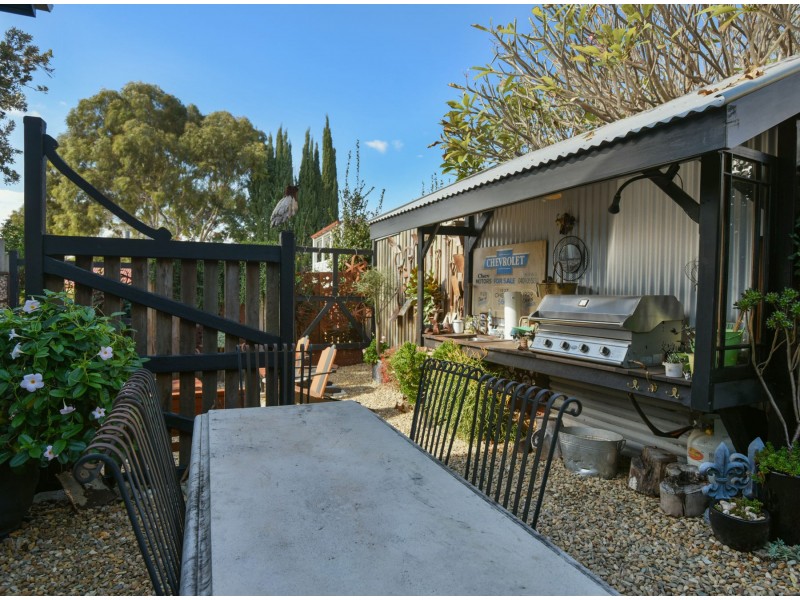 15 Christmas Street, North Toowoomba QLD 4350