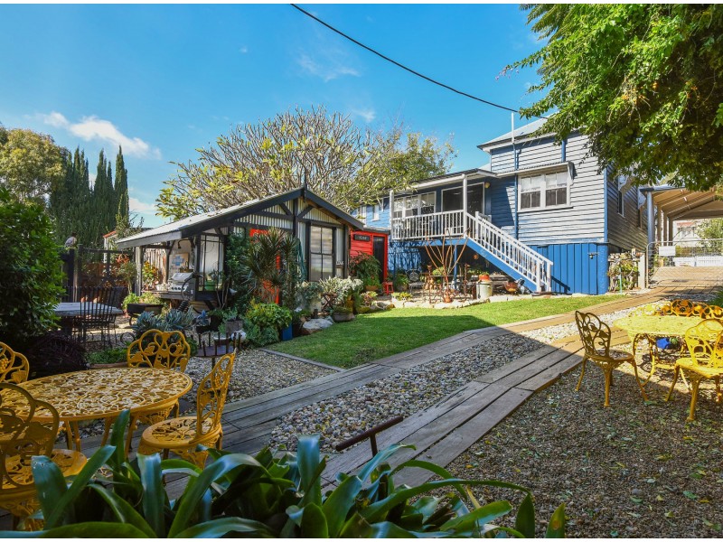 15 Christmas Street, North Toowoomba QLD 4350