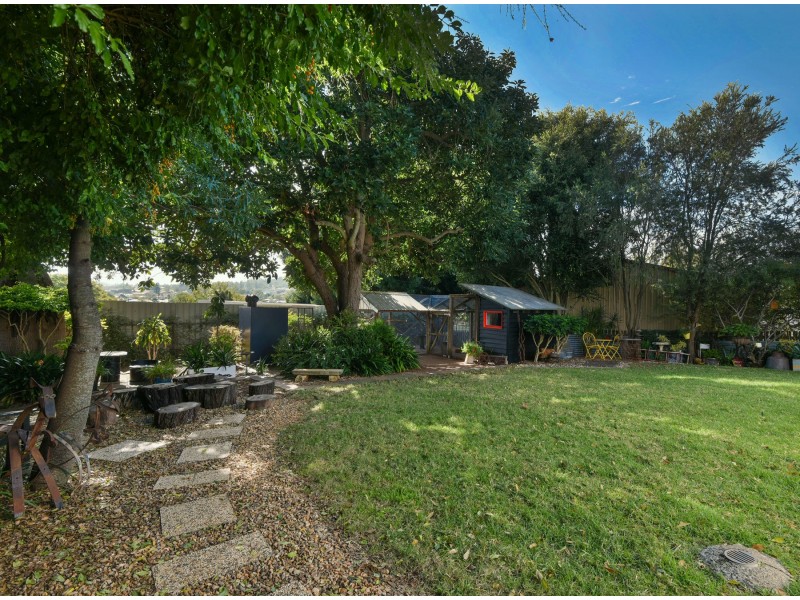 15 Christmas Street, North Toowoomba QLD 4350