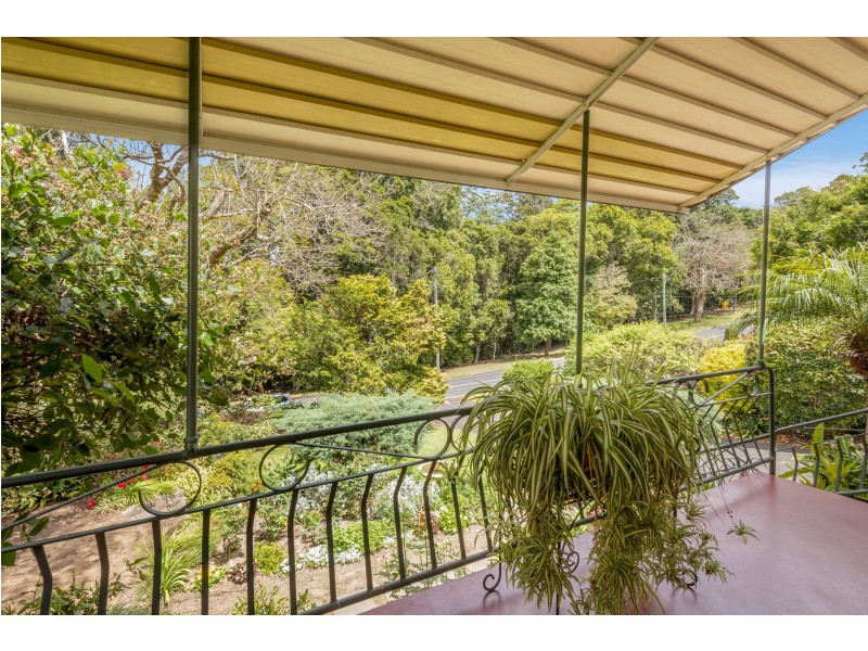 3 Range Street, Mount Lofty QLD 4350