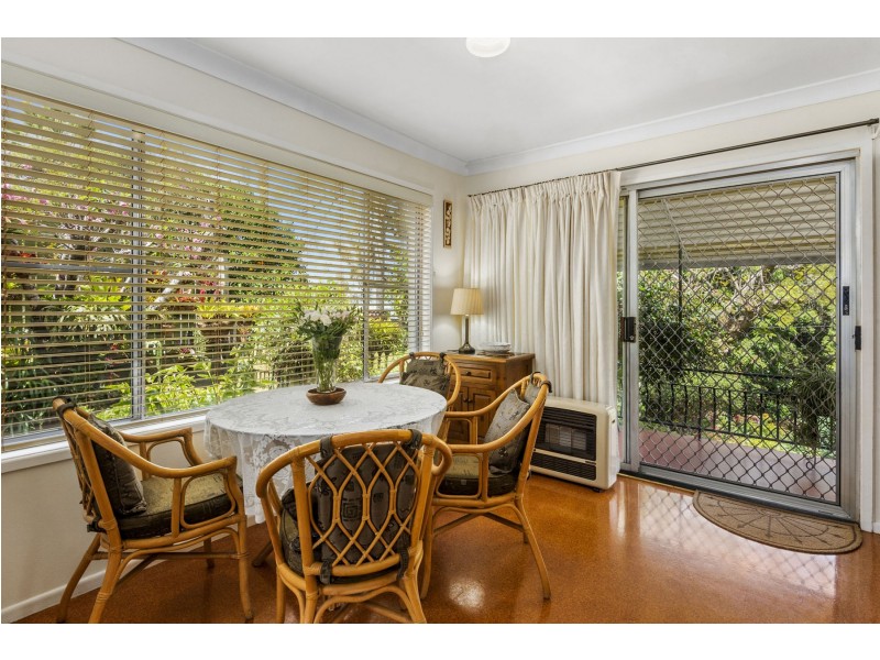 3 Range Street, Mount Lofty QLD 4350