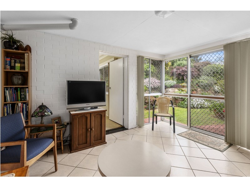 3 Range Street, Mount Lofty QLD 4350