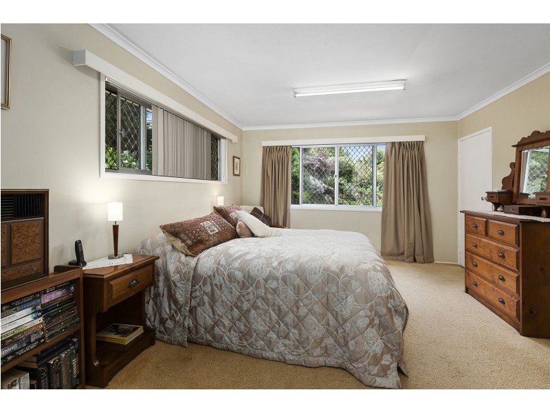 3 Range Street, Mount Lofty QLD 4350