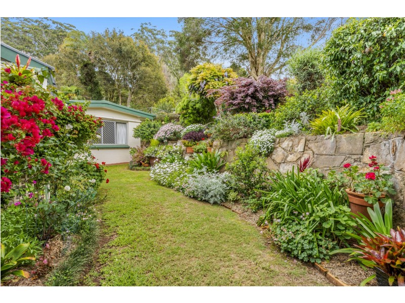 3 Range Street, Mount Lofty QLD 4350
