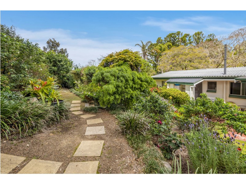 3 Range Street, Mount Lofty QLD 4350