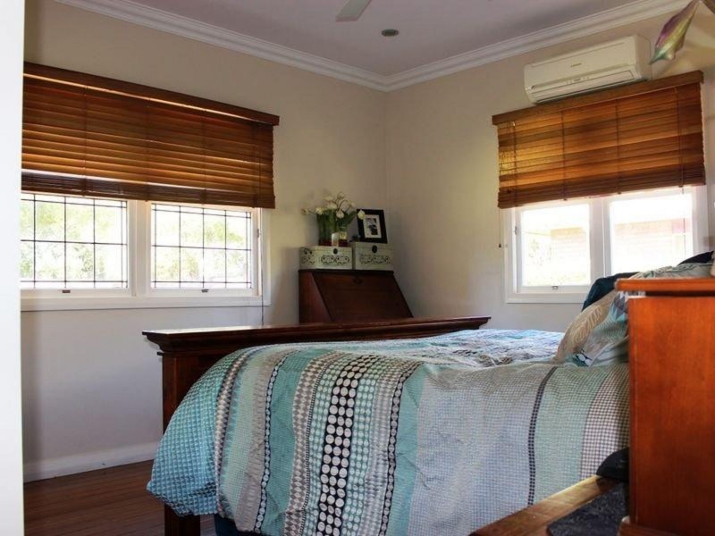 39 Gladstone Street, Newtown QLD 4350