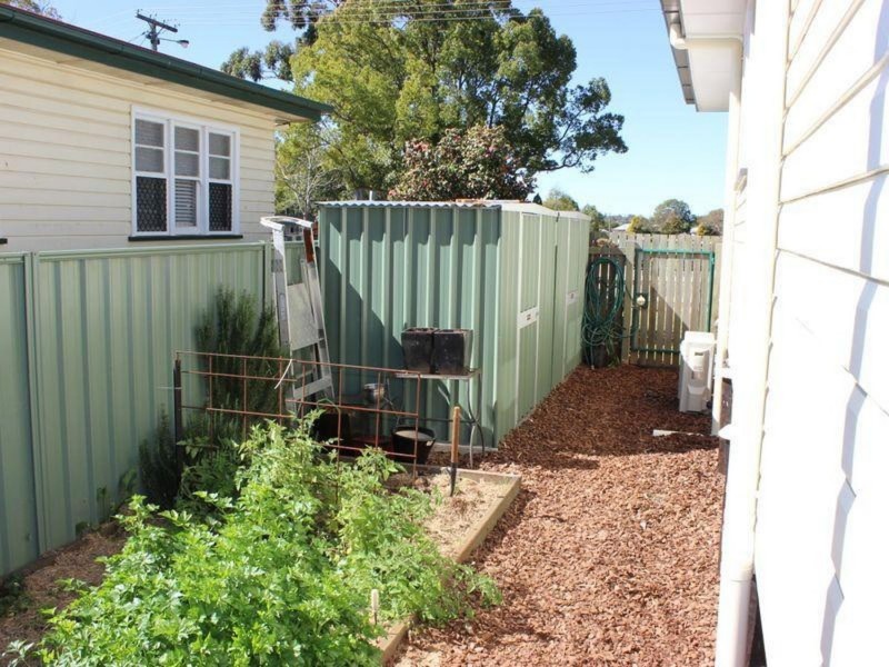 39 Gladstone Street, Newtown QLD 4350