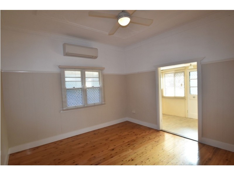 12 Second Avenue, Harristown QLD 4350