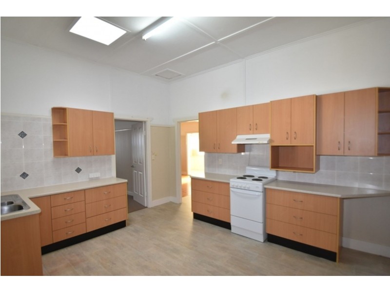 12 Second Avenue, Harristown QLD 4350