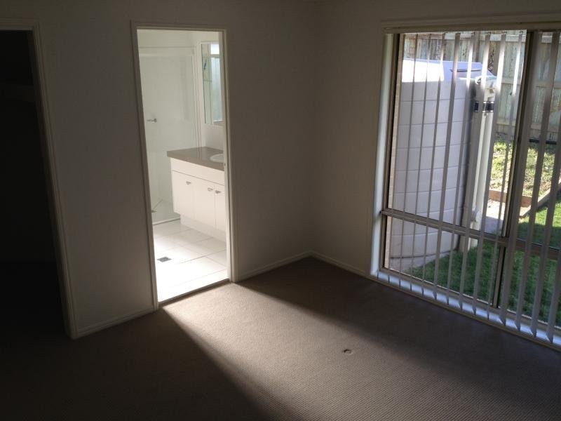 5 Huon Drive, Glenvale QLD 4350