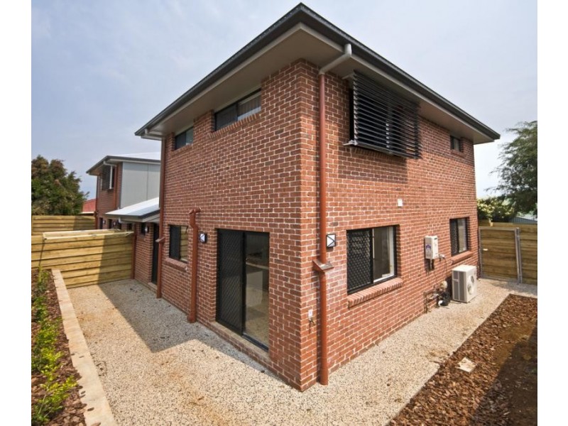2/1 Ware Court, Darling Heights QLD 4350