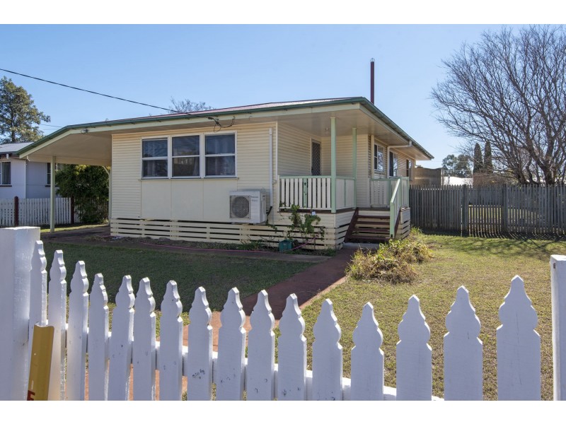 13 James Street, Oakey QLD 4401