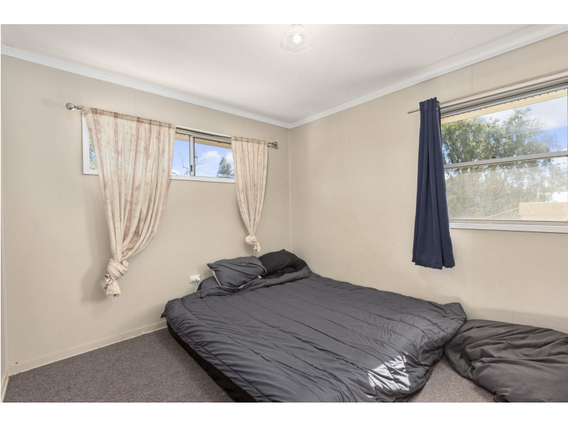 13 James Street, Oakey QLD 4401