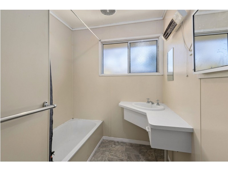 13 James Street, Oakey QLD 4401