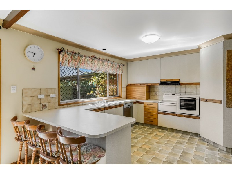 56 Stuart Street, Mount Lofty QLD 4350