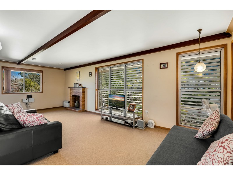 56 Stuart Street, Mount Lofty QLD 4350