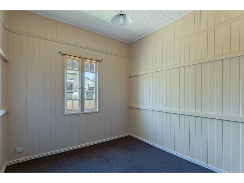 1 Llewellyn Street, Centenary Heights QLD 4350