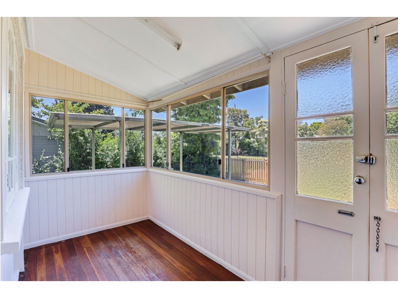 1 Llewellyn Street, Centenary Heights QLD 4350