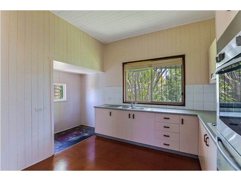 1 Llewellyn Street, Centenary Heights QLD 4350