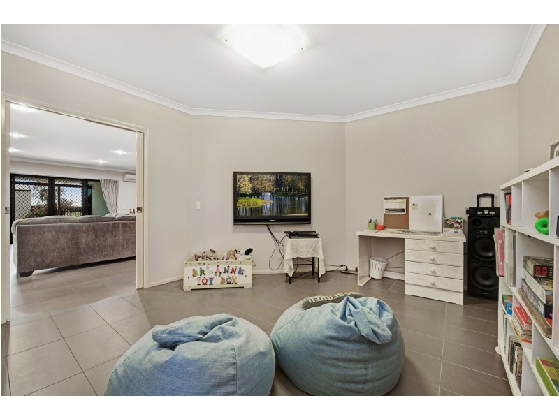 24 Wellington Street, Wyreema QLD 4352